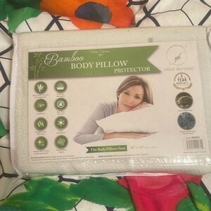 Bamboo Body Pillow Protector NIP fits body pillows size 20“ x 54